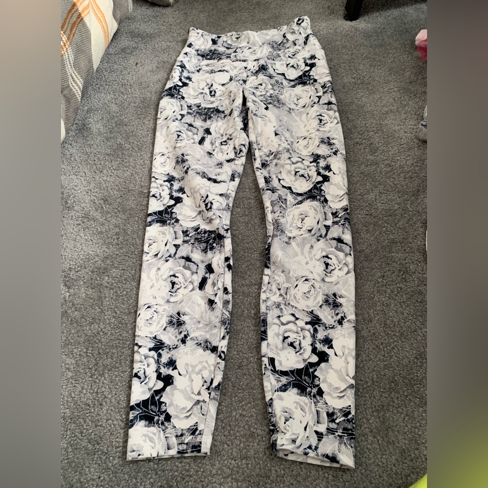 Like new rose leggings